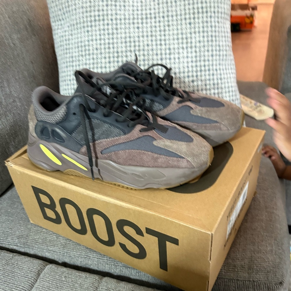 Men's Yeezy Sneakers - Gray and Brown